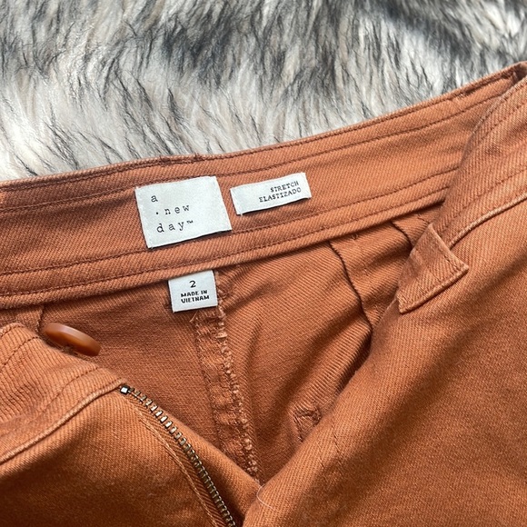 Pants - Picture 3 of 4